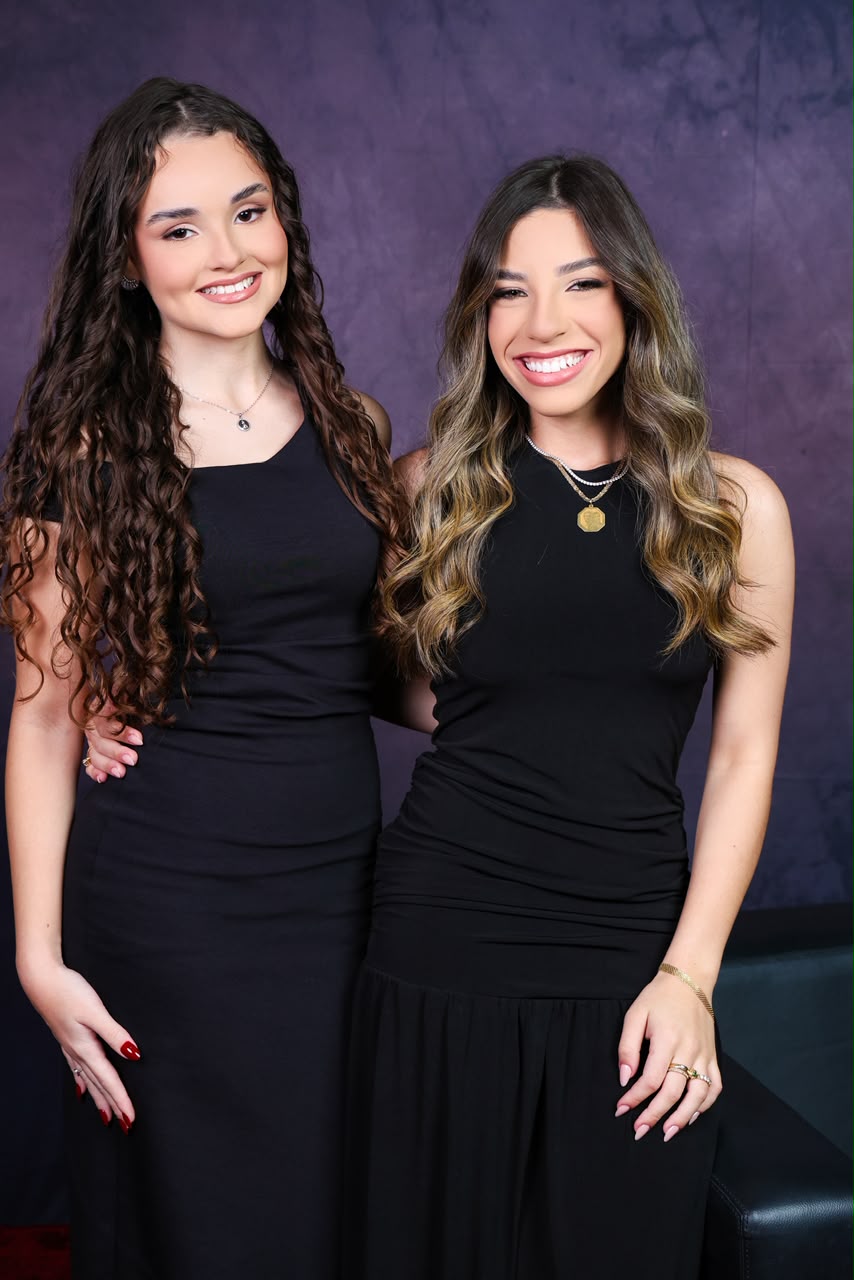 Vitória e Ananda juntas